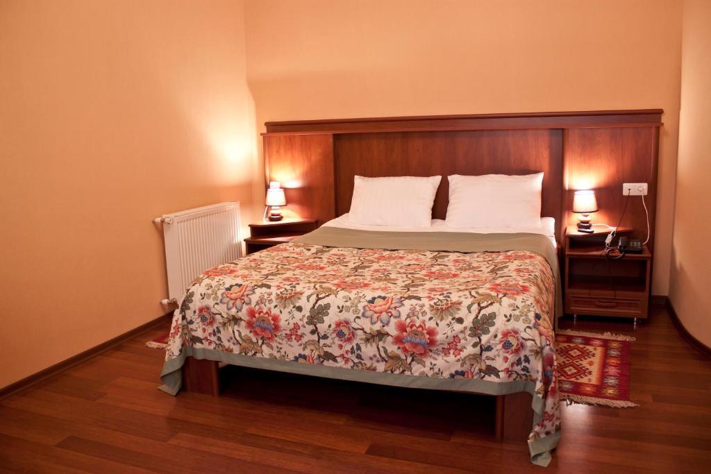 Astoria Hotel Tbilisi Zimmer foto