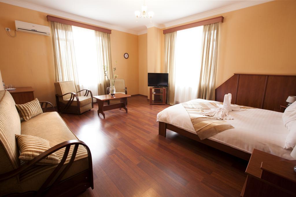 Astoria Hotel Tbilisi Exterior foto